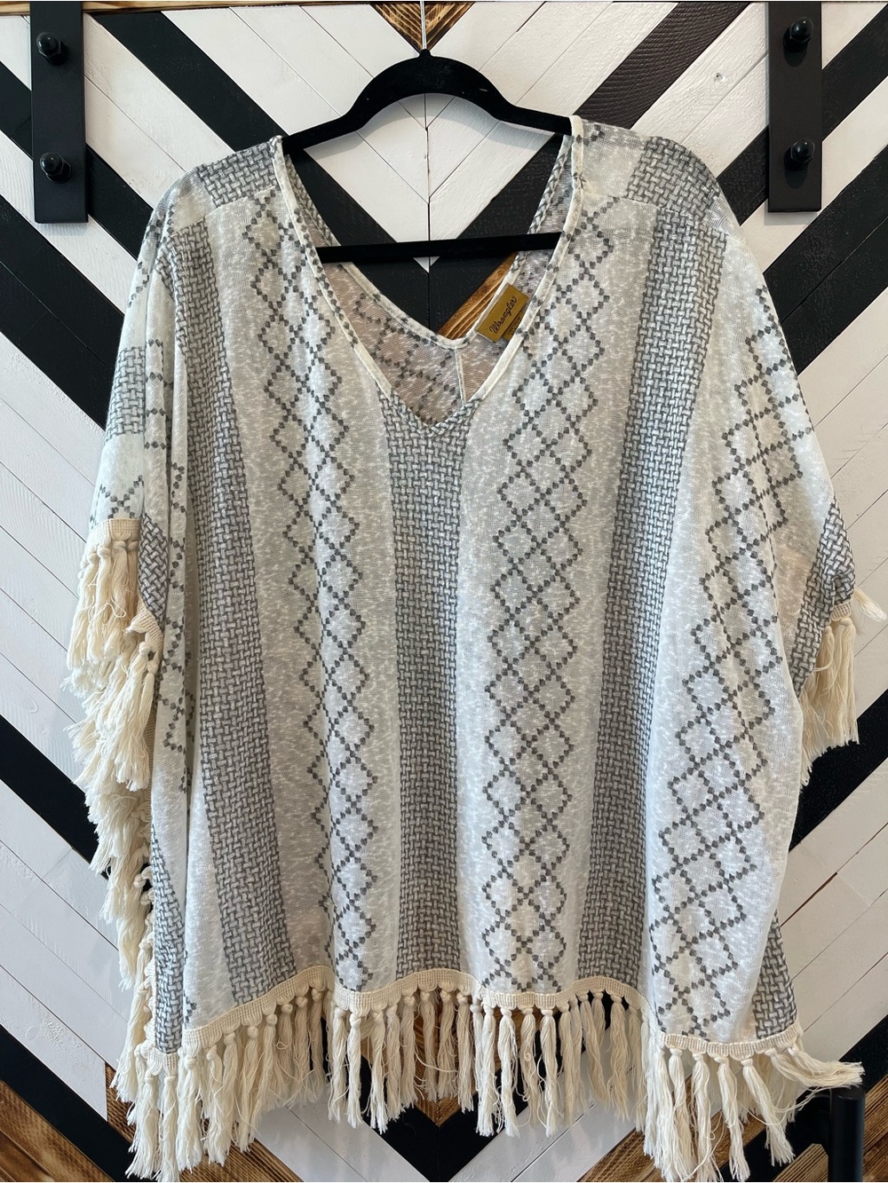 Wrangler Cream & Gray Fringe V-Neck Knit Tunic